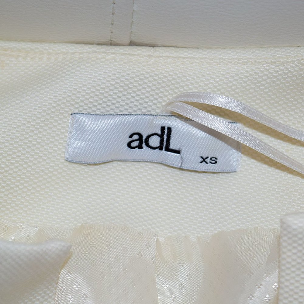 Open Front Cropped Suit Jacket - Picture 13 of 16